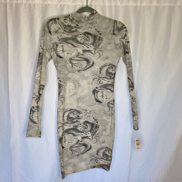 Long Sleeve mesh dress with snake skin print - Picture 2 of 5